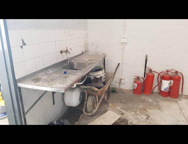 579M² FACTORY TO LET IN TRIANGLE FARM